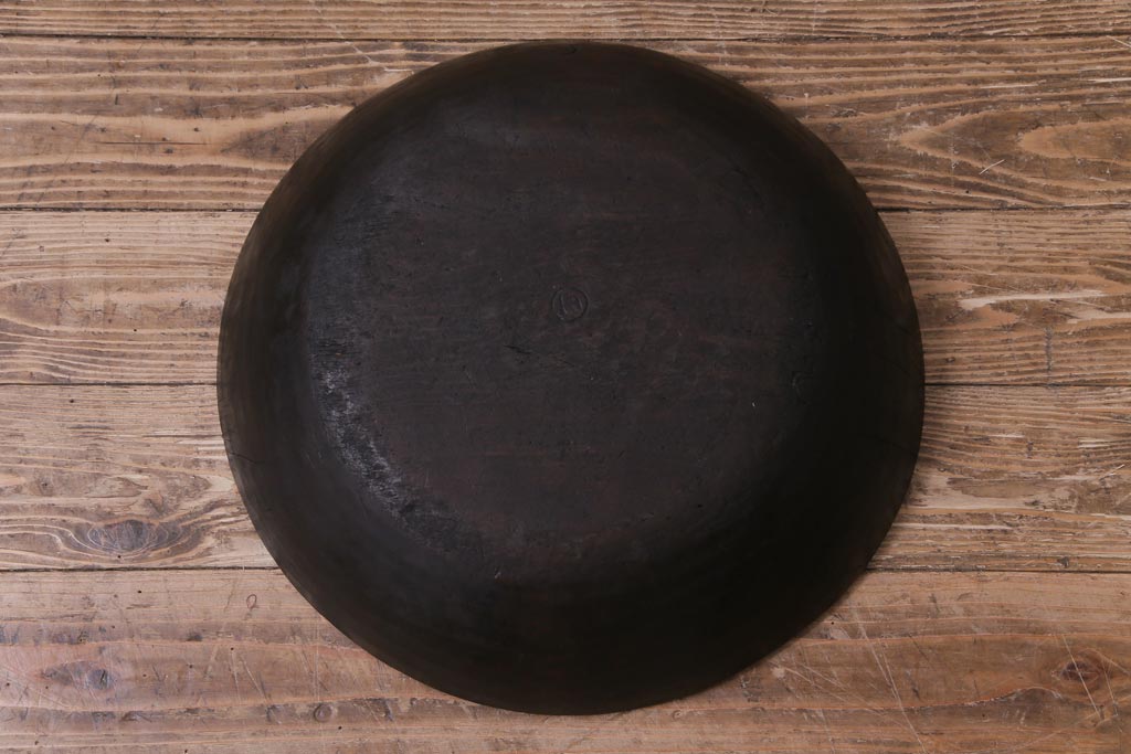 アンティーク雑貨　和製アンティーク　ディスプレイ雑貨　深い色味が目を惹く木製こね鉢