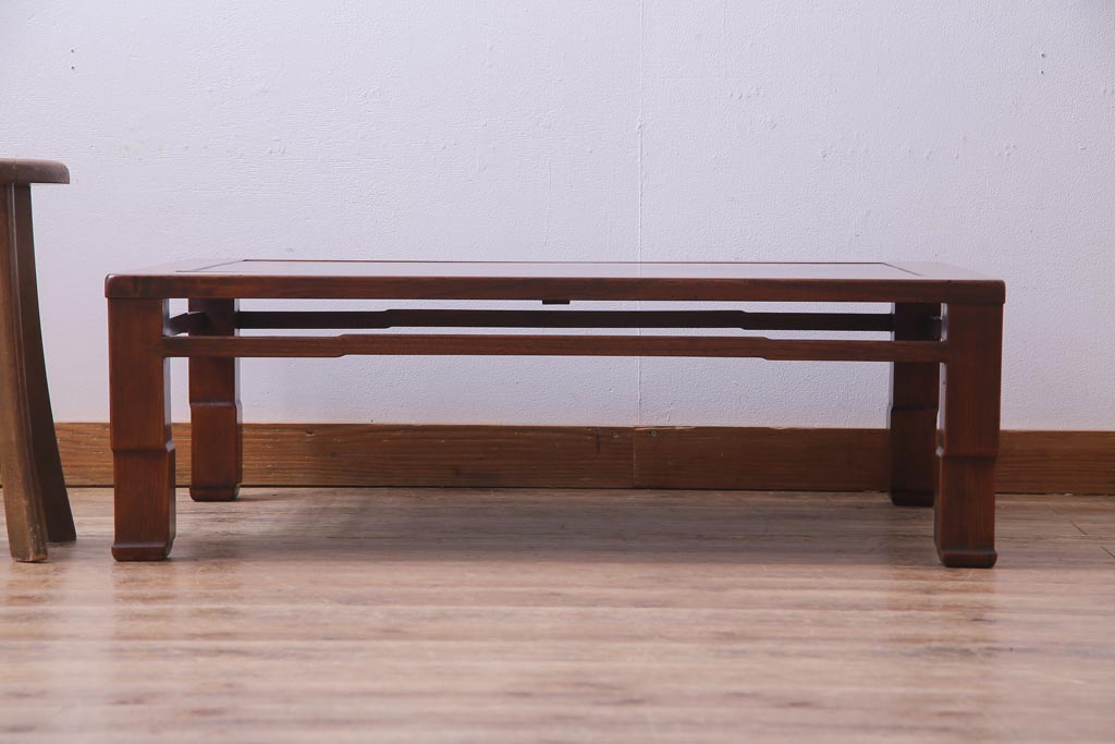アンティーク家具　和製アンティーク　総ケヤキ材　幕板のデザインが素敵な座卓(ローテーブル、センターテーブル)