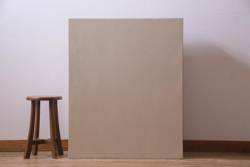 リメイク家具　ペイント　落ち着いた色味が温かみ感じるパタパタ扉の収納棚(4段タイプ)(戸棚、下駄箱)