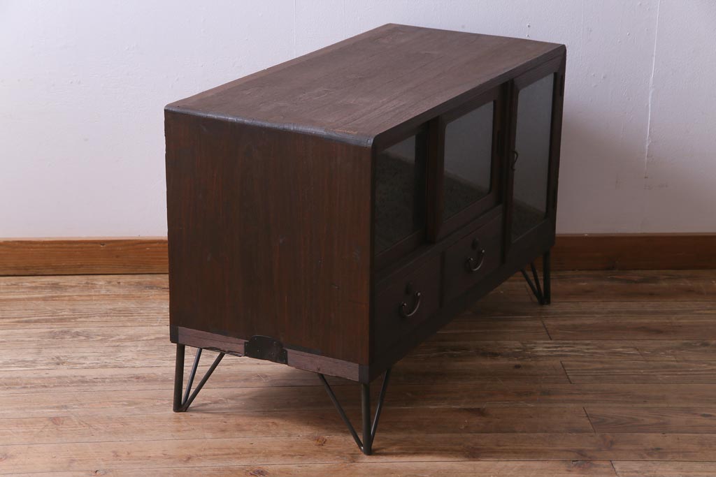 レトロ家具　和製アンティーク　リメイク　桐材　レトロな雰囲気満載のローボード(戸棚)(1)