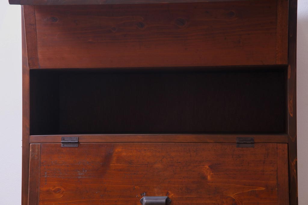 ラフジュ工房オリジナル　鉄脚がおしゃれなパタパタ収納棚(4段タイプ)(キャビネット、靴箱、収納棚)