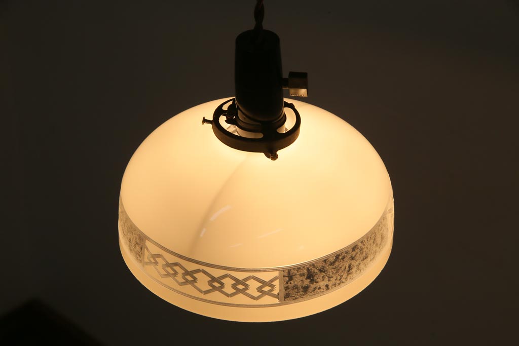 和製アンティーク　戦前　ガラスの模様が珍しい外切子電笠(天井照明、ペンダントライト)
