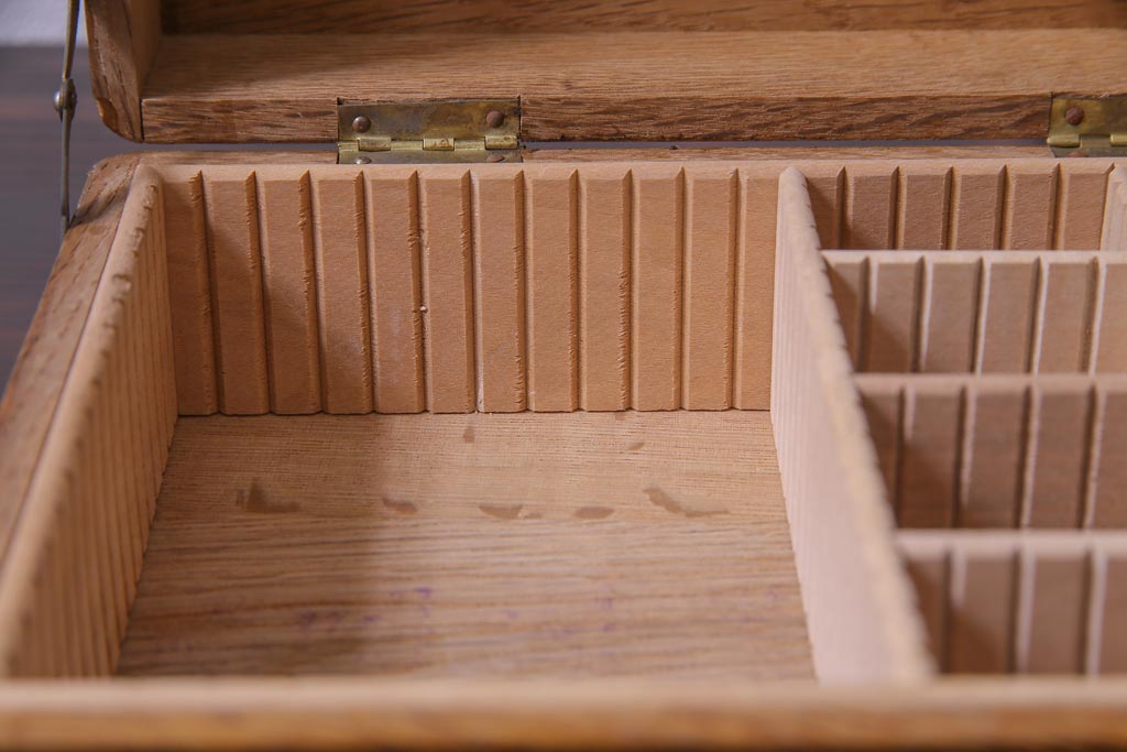アンティーク雑貨　昭和レトロ　ナラ材　温かみのある質感が魅力の収納ボックス(小物入れ、スタンプ入れ)