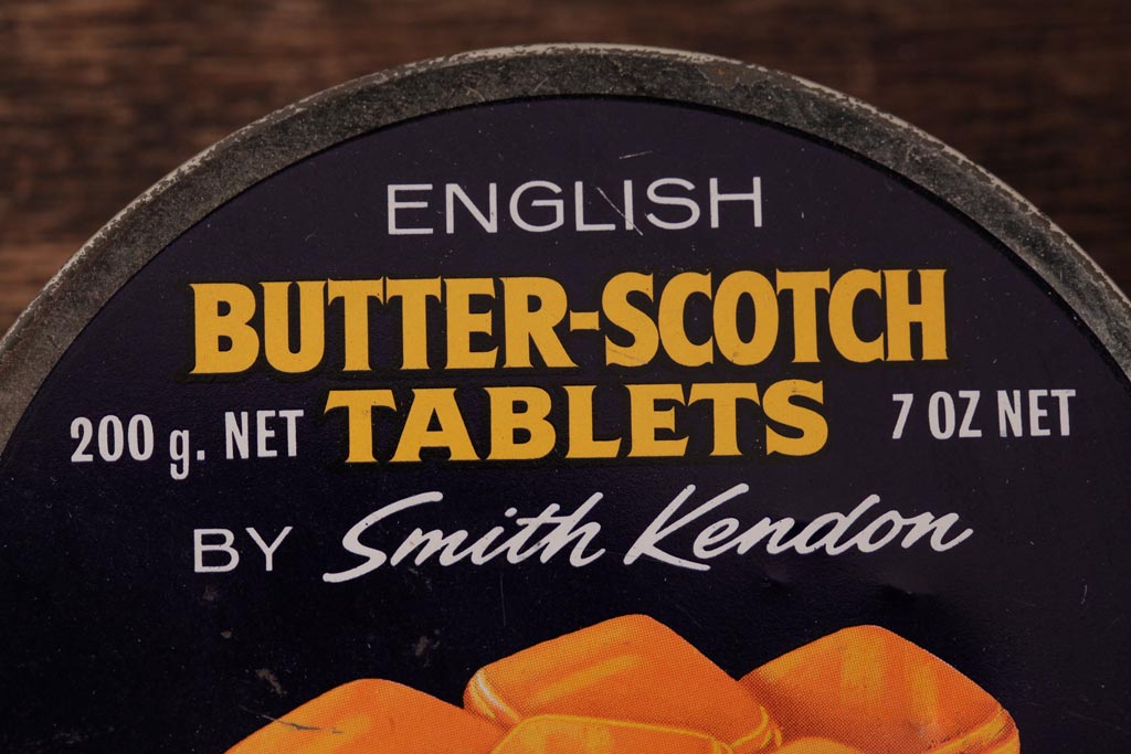 アンティーク雑貨　イギリスビンテージ　Smith Kendon　バタースコッチのティン缶(キャンディー缶)