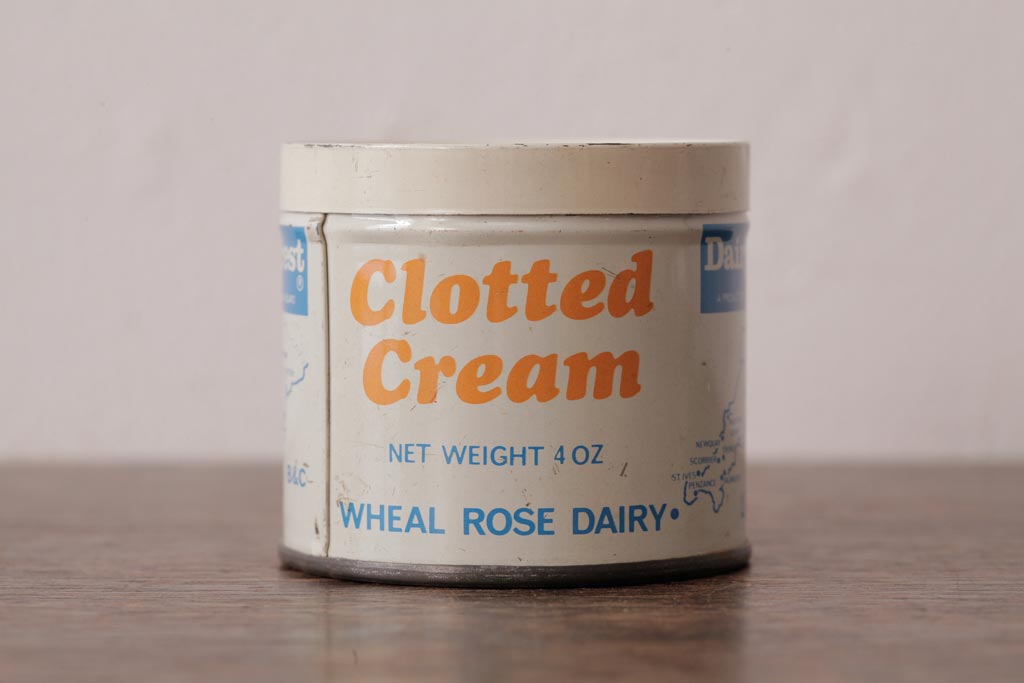 アンティーク雑貨　イギリスビンテージ　Dairy Crest　クロテッドクリームの缶(ティン缶、ブリキ缶)