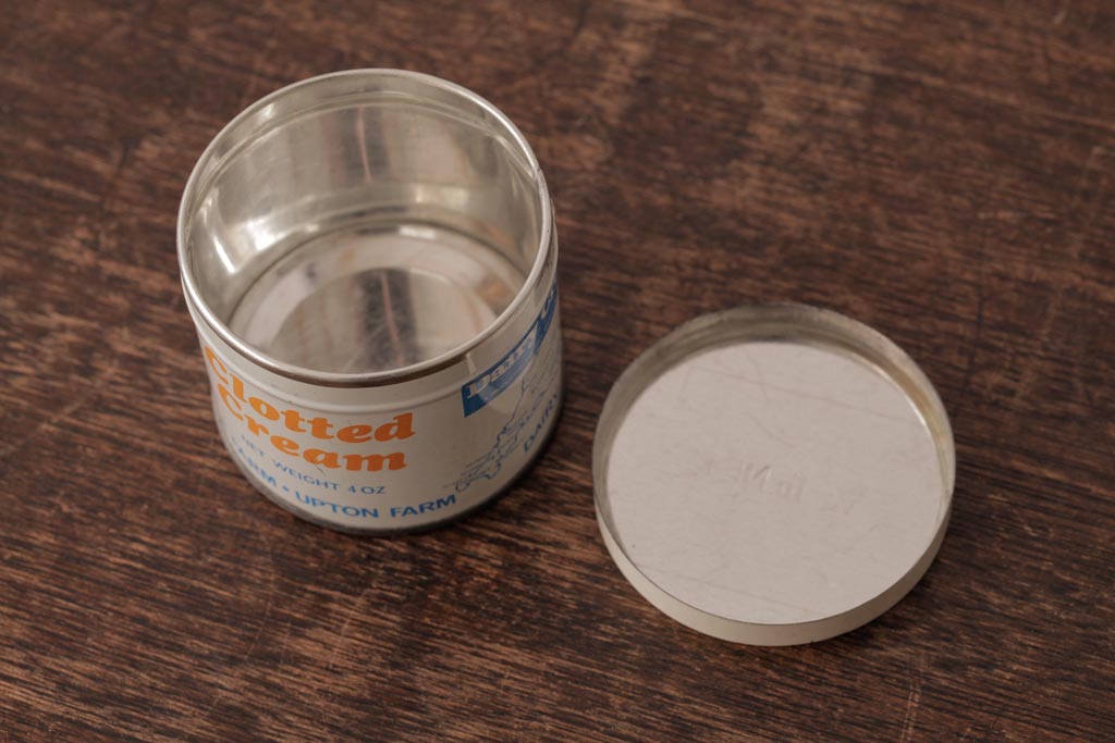 アンティーク雑貨　イギリスビンテージ　Dairy Crest　クロテッドクリームの缶(ティン缶、ブリキ缶)