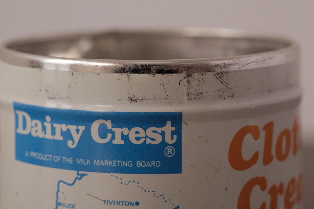 アンティーク雑貨　イギリスビンテージ　Dairy Crest　クロテッドクリームの缶(ティン缶、ブリキ缶)