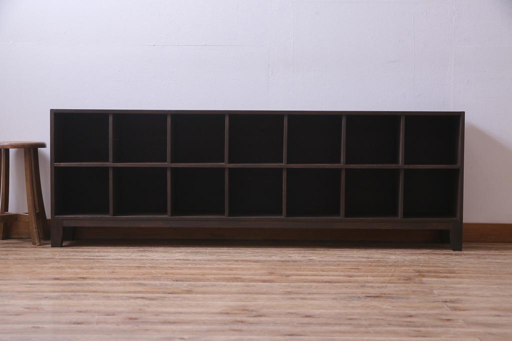 アンティーク家具　和製アンティーク　学校ロッカーをリメイクした脚付きマス目棚(ロッカー、収納棚、下駄箱、本棚)
