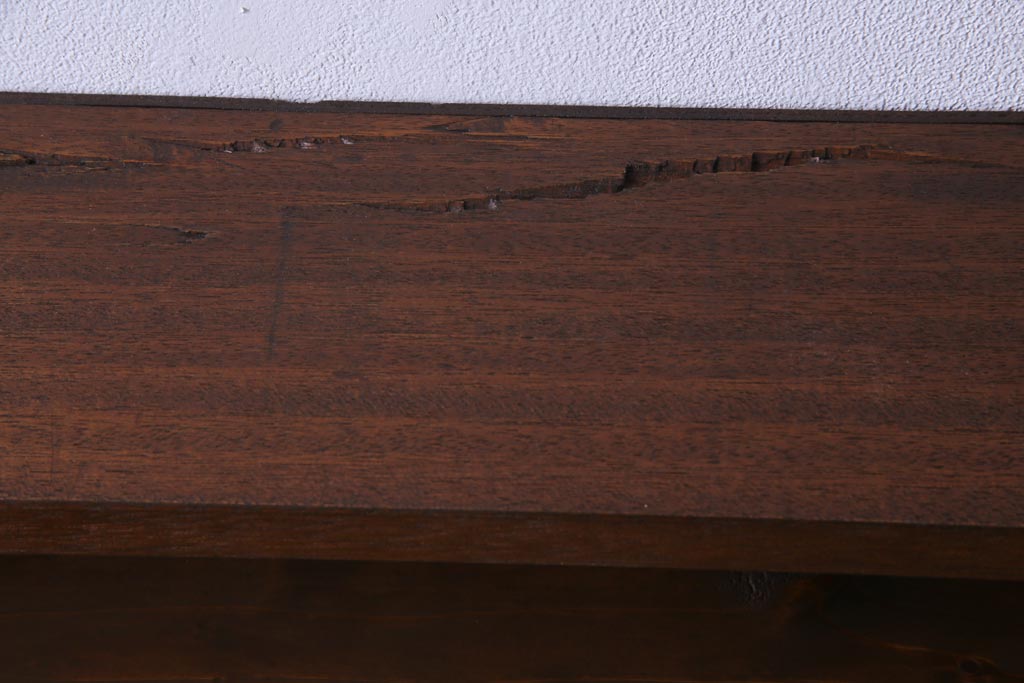 アンティーク家具　和製アンティーク　古材を使用したスリムなウォールラック(壁掛け飾り棚)