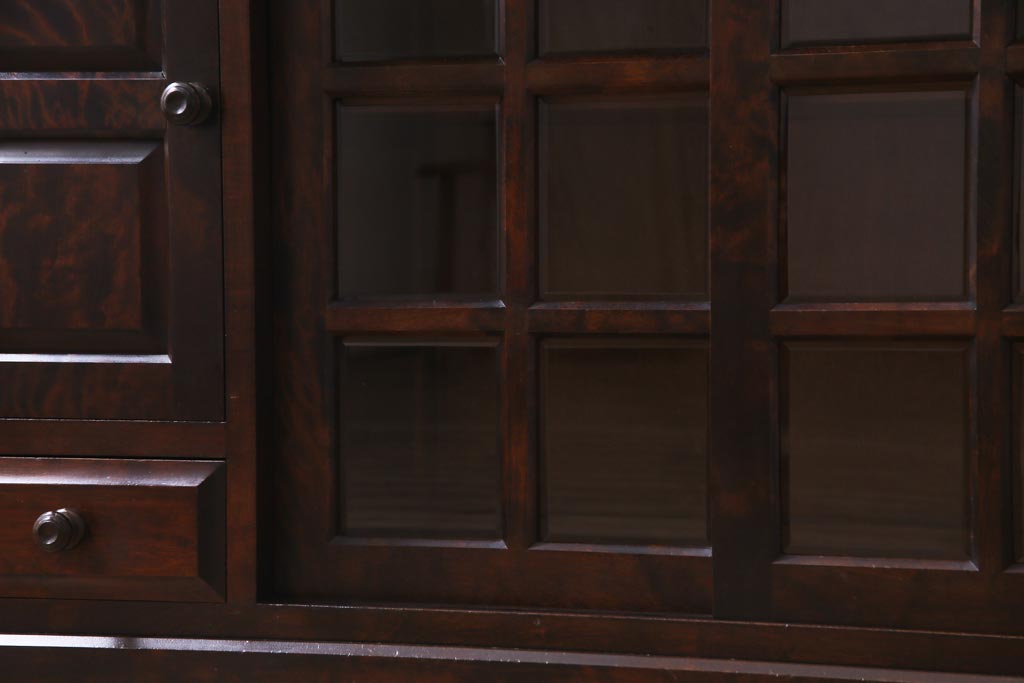 中古　北海道民芸家具　HM135　扉の面取りデザインが美しいサイドボード(リビングボード、キャビネット)(定価約38万円)(2)