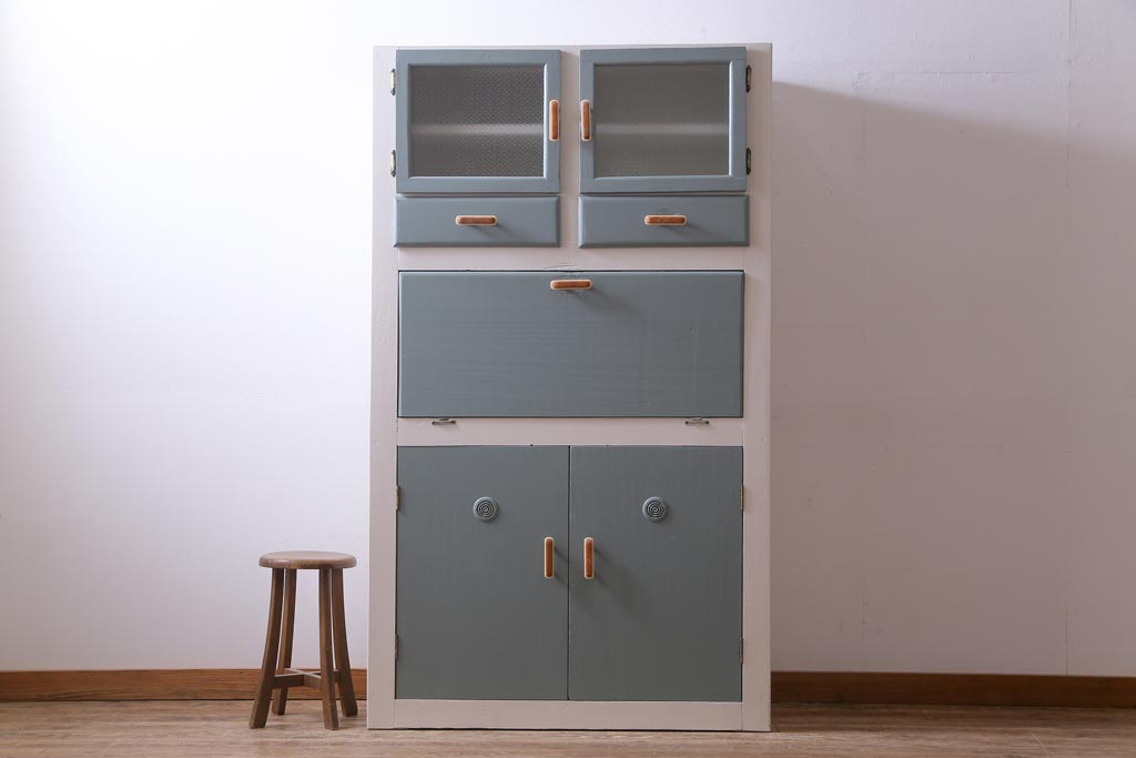イギリスビンテージ　ペイント家具　レトロなデザインが可愛らしいキッチンキャビネット(収納棚、食器棚、キッチンボード)