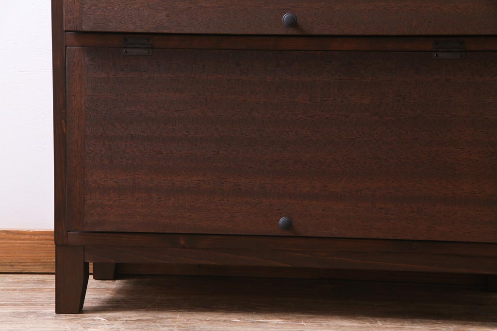 リメイク家具　前板ラワン材　パタパタ扉　丸い取っ手が愛らしい脚付き収納棚(5段タイプ)(下駄箱、戸棚、キャビネット)