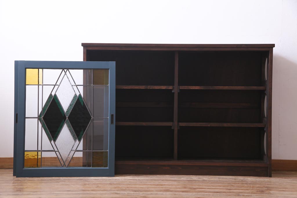 ラフジュ工房オリジナル　古建具リメイク　結霜ガラス　ステンドグラスがノスタルジックな雰囲気漂う戸棚(収納棚、サイドボード)