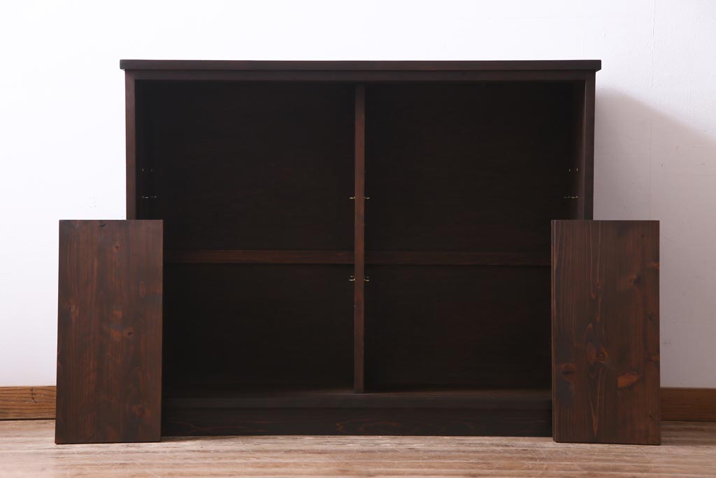 ラフジュ工房オリジナル　リメイク家具　ダイヤガラスとすりガラスを組合せた情緒あふれる戸棚(収納棚、サイドボード)