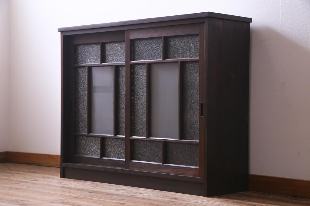 ラフジュ工房オリジナル　リメイク家具　ダイヤガラスとすりガラスを組合せた情緒あふれる戸棚(収納棚、サイドボード)