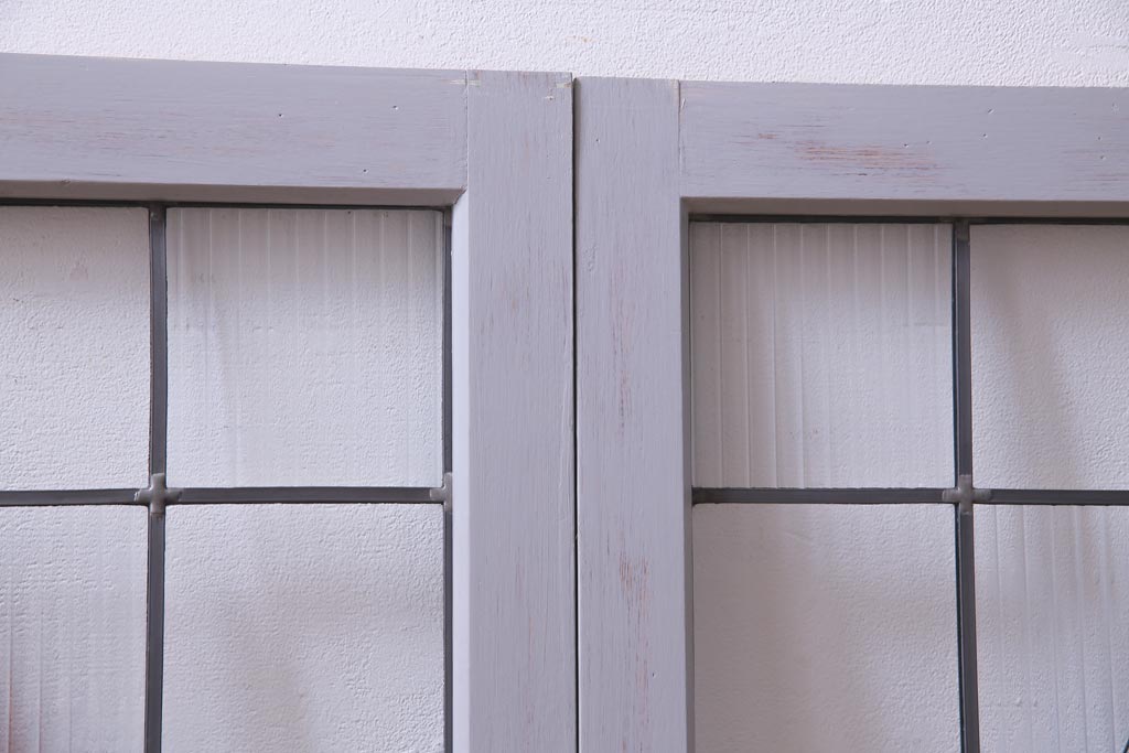 ラフジュ工房オリジナル　古建具リメイク　ノスタルジックなステンドグラス入り戸棚(収納棚、サイドボード)