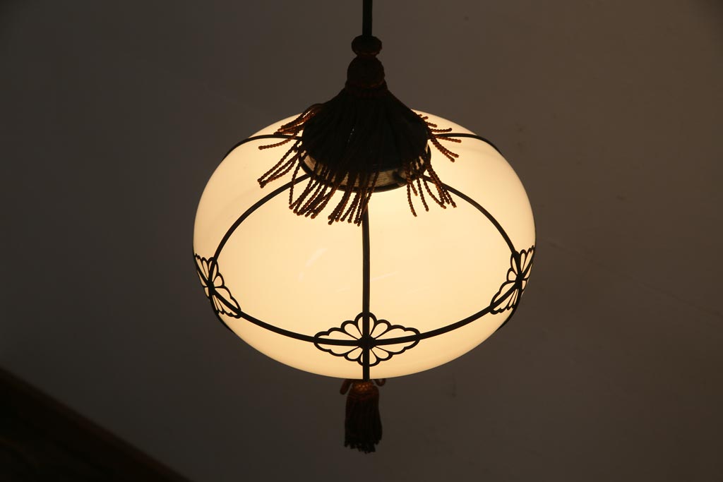 和製アンティーク　雪洞型　菊菱模様が和の雰囲気を引き立てる天井照明(吊り下げ照明)