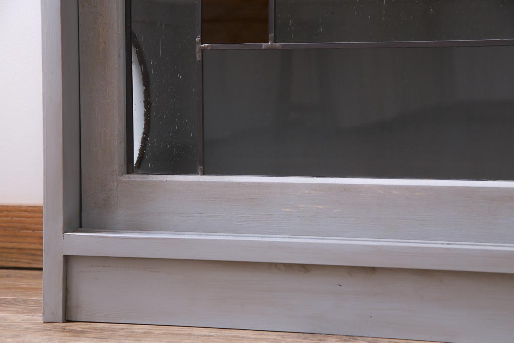 ラフジュ工房オリジナル　古建具リメイク　おしゃれなステンドグラス入り戸棚(収納棚、サイドボード)