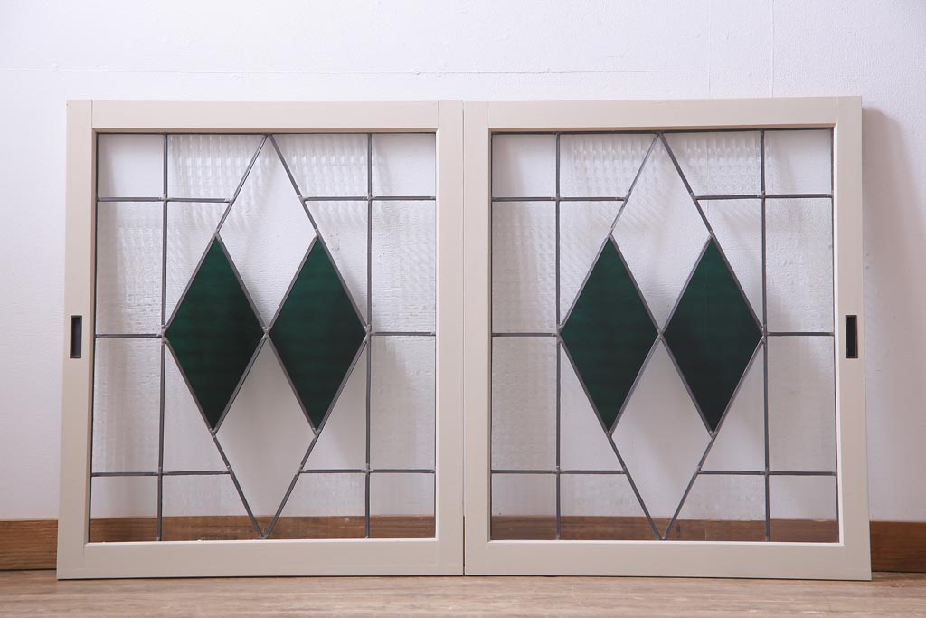 ラフジュ工房オリジナル　古建具リメイク　ステンドグラス入りのモダンな戸棚(収納棚、サイドボード)