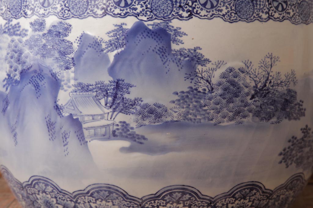 アンティーク雑貨　昭和中期　繊細で優しげな風景画の瀬戸火鉢(手あぶり、鉢カバー)