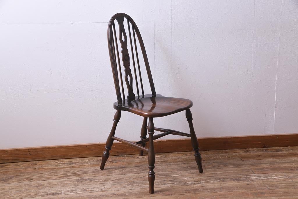 ヴィンテージ家具　イギリスビンテージ　ニレ材・バーチ材　ほっと落ち着く印象与えるチェア(ダイニングチェア)