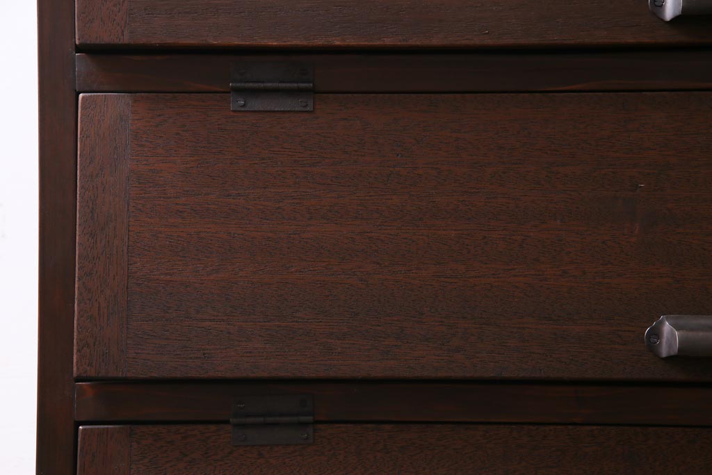 ラフジュ工房オリジナル　リメイク家具　パタパタ扉がお洒落な雰囲気醸し出す収納棚(戸棚、サイドボード)