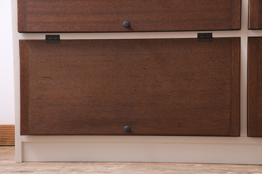 ラフジュ工房オリジナル　コントラストが可愛らしいパタパタ扉のペイント収納棚(戸棚、下駄箱、キャビネット)