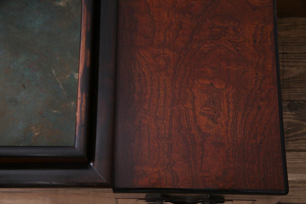 アンティーク雑貨　和製アンティーク　特大!　猫板付き　真鍮引手　総ケヤキ　玉杢材を贅沢に使用した希少な長火鉢(木製火鉢)
