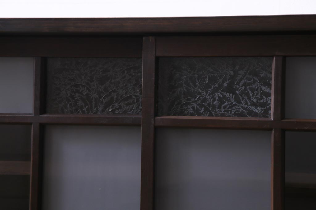 ラフジュ工房オリジナル　古建具リメイク　結霜ガラスとすりガラスが雰囲気引き立てる収納棚(リビングボード、戸棚)