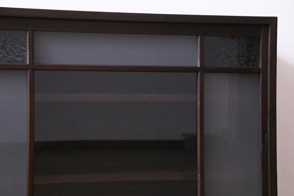 ラフジュ工房オリジナル　古建具リメイク　結霜ガラスとすりガラスが雰囲気引き立てる収納棚(リビングボード、戸棚)