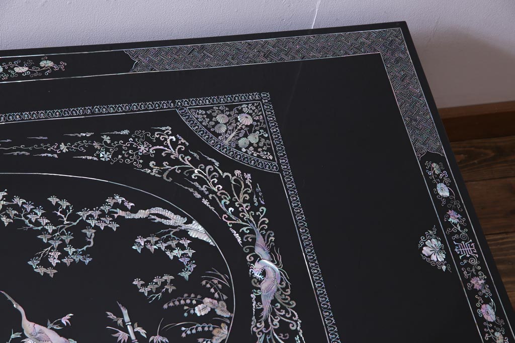 中古　民芸家具　ガラス天板付き　大振り　漆黒に映える螺鈿が美しい座卓(ローテーブル)(定価約100万円)