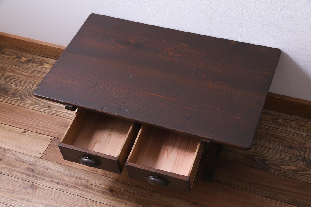 アンティーク家具　和製アンティーク　スギ材　味わい深い木の質感が魅力の文机(ローテーブル)