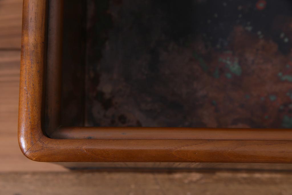 アンティーク雑貨　和製アンティーク　桐材　漆塗り　柔らかな木目と網代が上品な印象与える角火鉢(手あぶり)