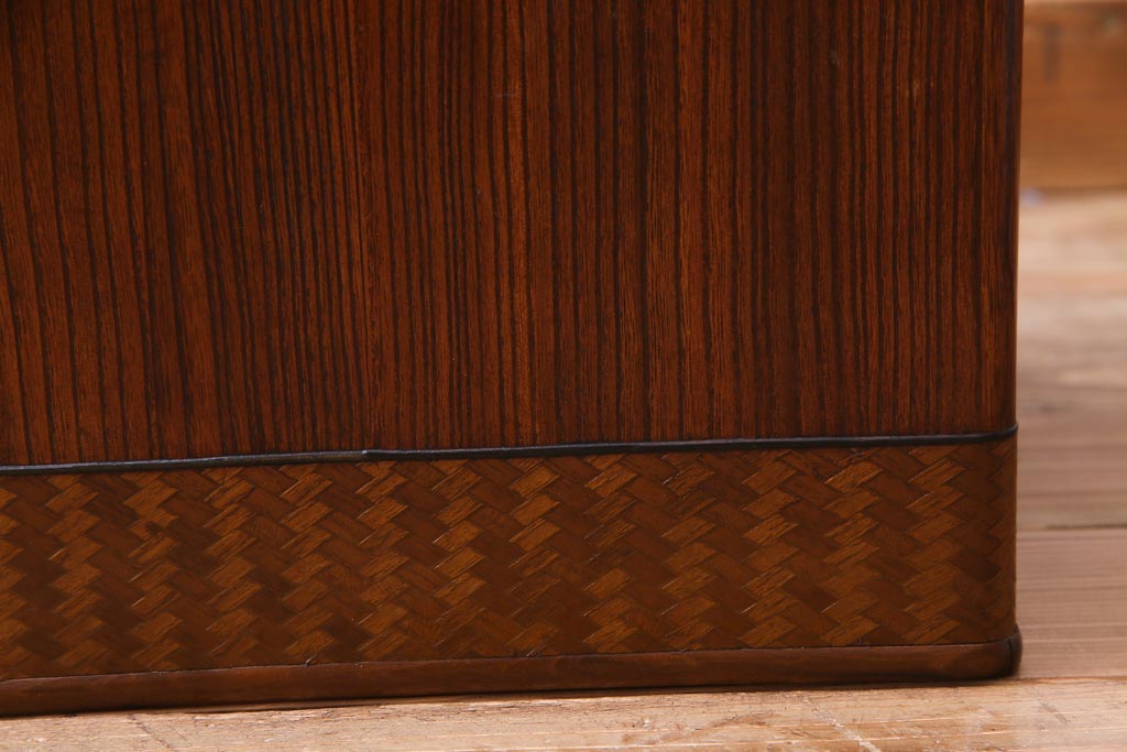 アンティーク雑貨　和製アンティーク　桐材　漆塗り　柔らかな木目と網代が上品な印象与える角火鉢(手あぶり)