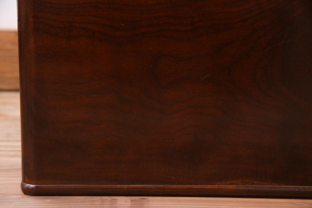 アンティーク雑貨　大正昭和初期　桑材　漆塗り　品の良い和の雰囲気漂う指物家具の角火鉢(手あぶり)(1)
