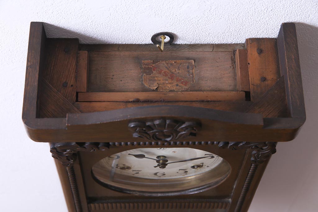 アンティーク雑貨　横浜エムズイ商会　手巻き式　クラシカルで上品な柱時計(振り子時計、掛け時計)