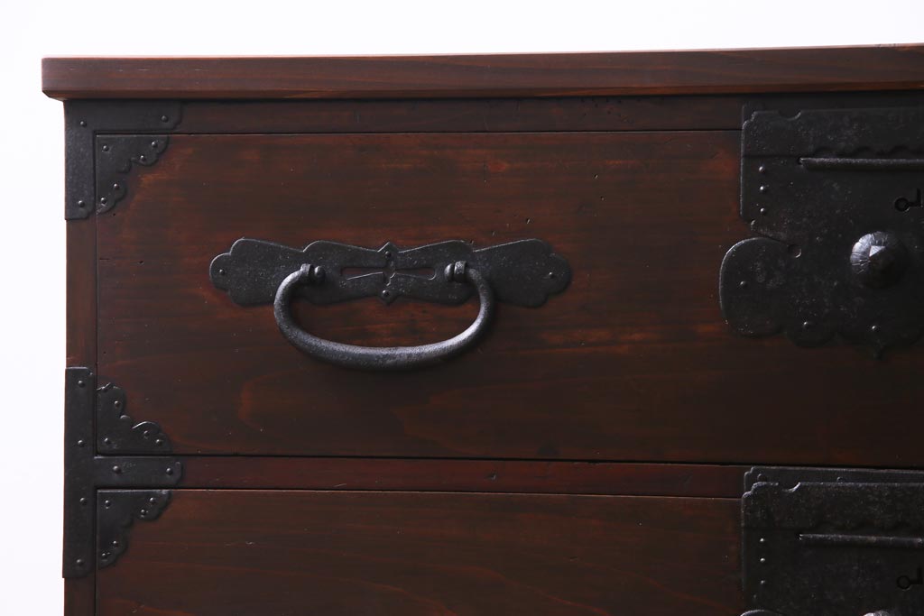 アンティーク家具　和製アンティーク　脚付き　時代箪笥をリメイクした味のあるリビングボード(箪笥ローボード)
