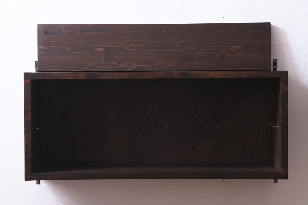 ラフジュ工房オリジナル　味わい深い建具をリメイクした壁掛け戸棚(ウォールシェルフ、収納棚)(1)