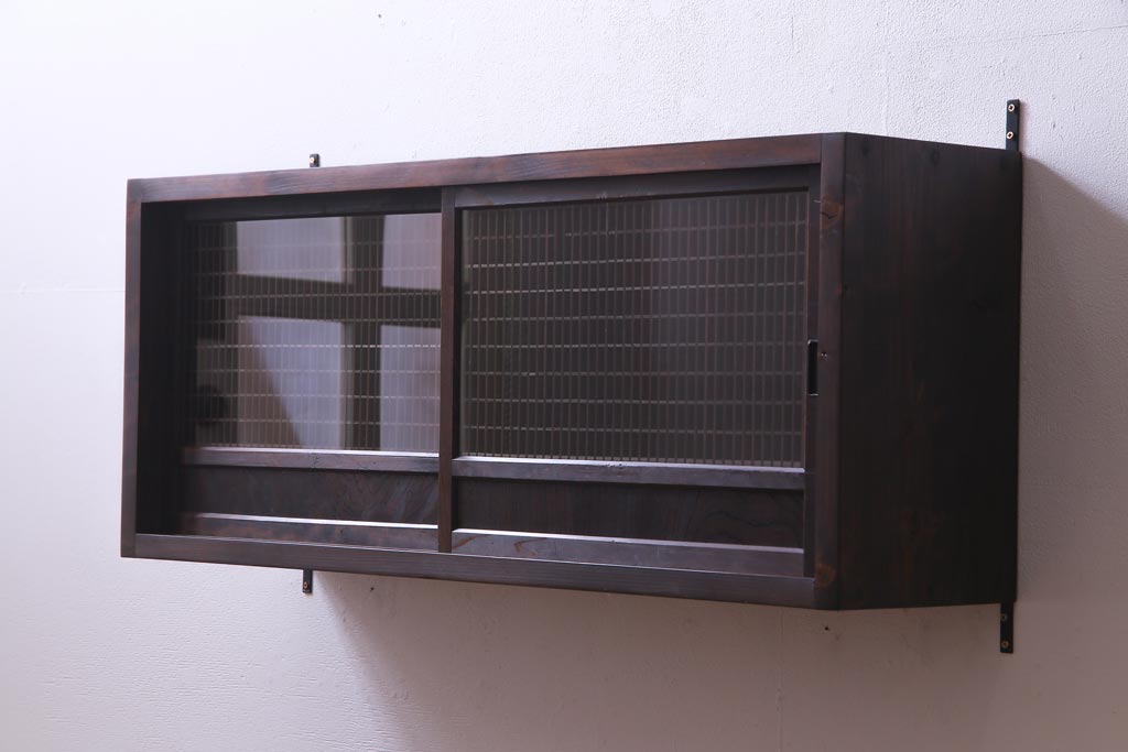 ラフジュ工房オリジナル　味わい深い建具をリメイクした壁掛け戸棚(ウォールシェルフ、収納棚)(1)