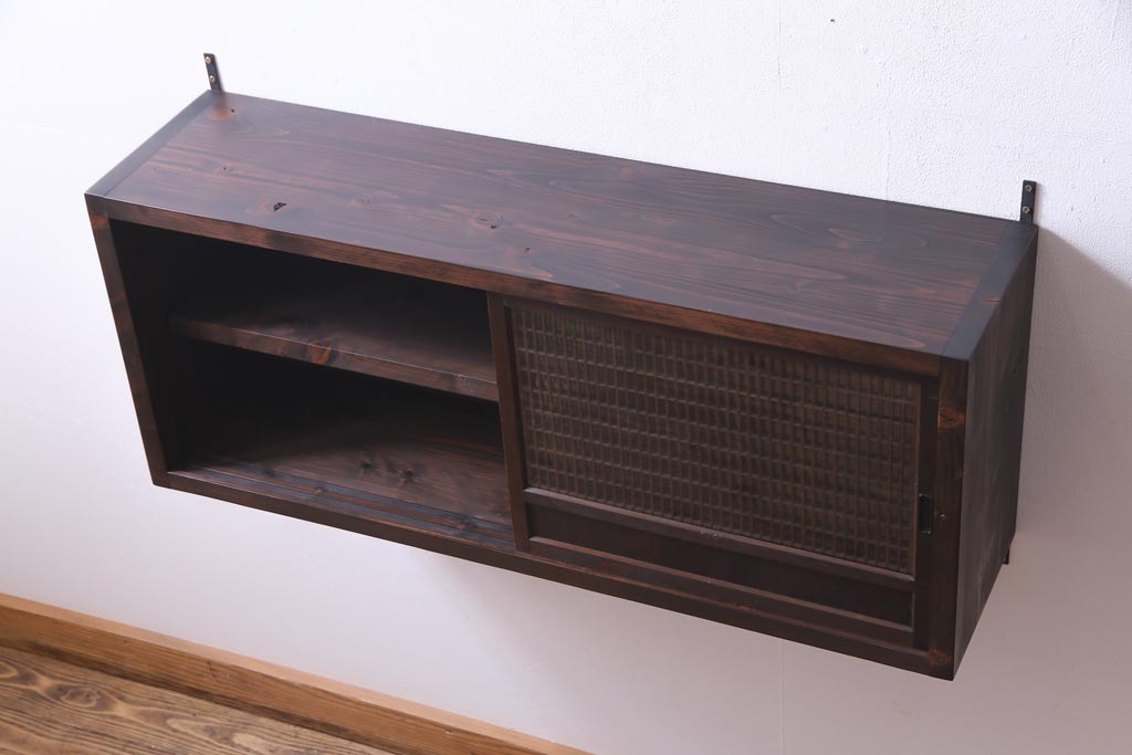 ラフジュ工房オリジナル　味わい深い建具をリメイクした壁掛け戸棚(ウォールシェルフ、収納棚)(1)