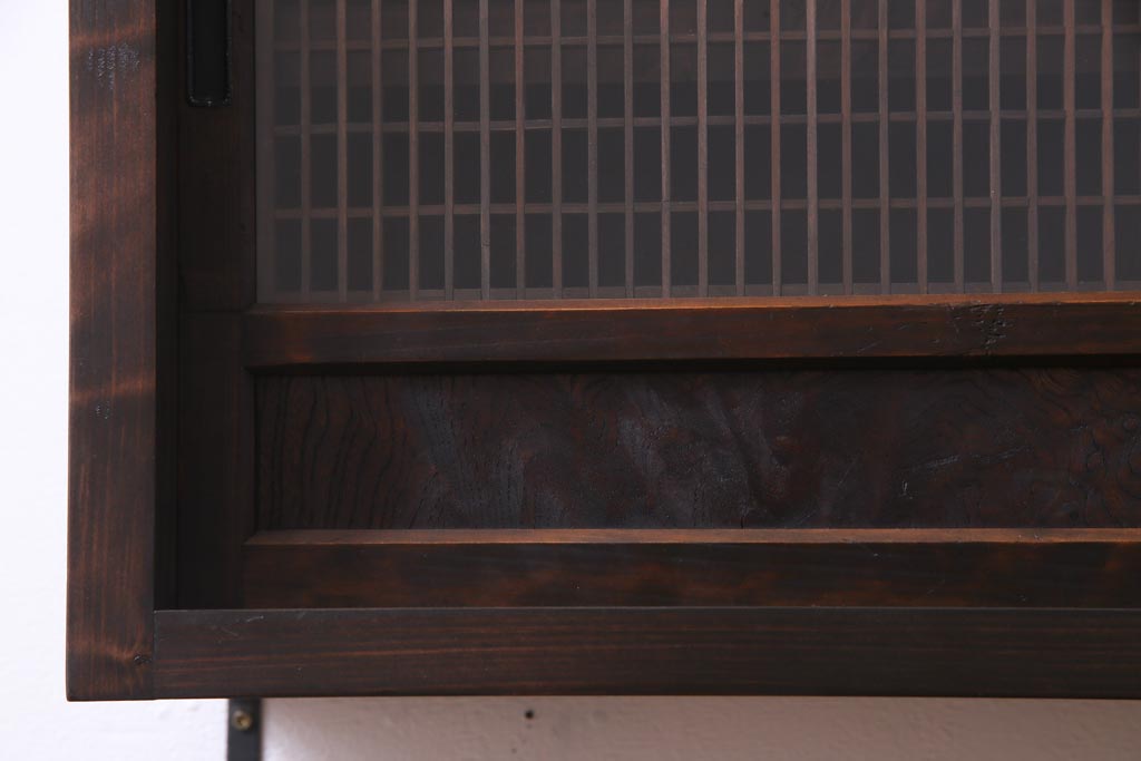 ラフジュ工房オリジナル　味わい深い建具をリメイクした壁掛け戸棚(ウォールシェルフ、収納棚)(1)