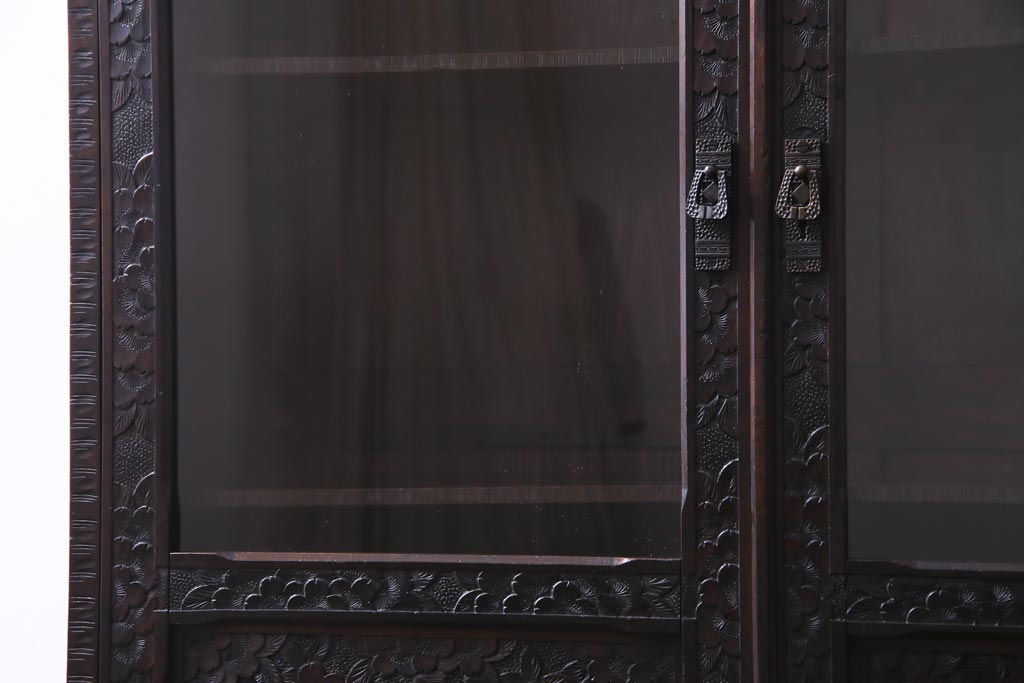 ヴィンテージ家具　ビンテージ　伝統工芸　軽井沢彫り　和モダンな雰囲気漂う本箱(収納棚)