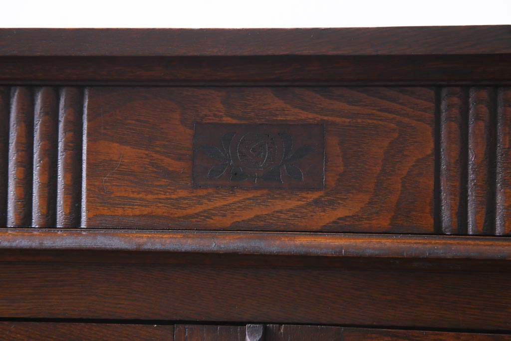 アンティーク家具　和製アンティーク　ナラ材　象嵌と浮き彫りが魅力的な大正ロマン香る本箱(収納棚)