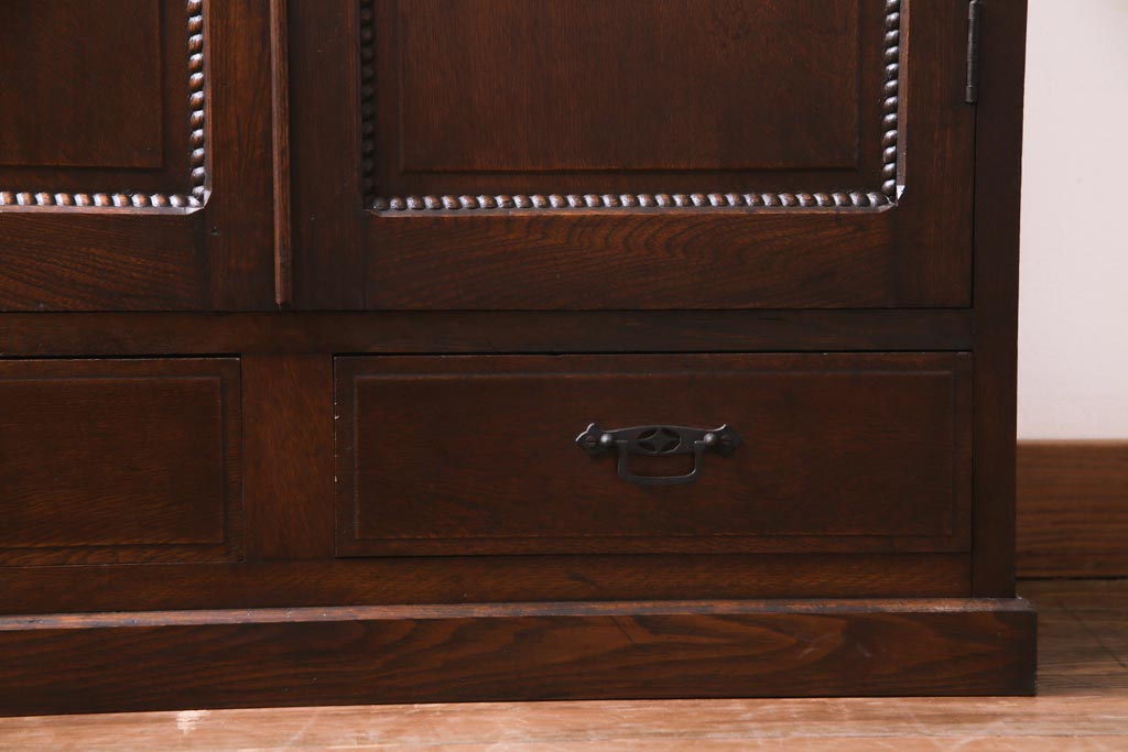 アンティーク家具　和製アンティーク　ナラ材　象嵌と浮き彫りが魅力的な大正ロマン香る本箱(収納棚)