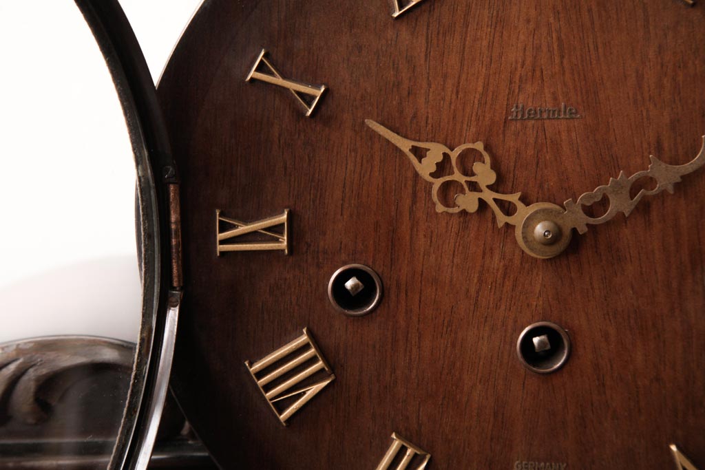 アンティーク雑貨　ジャンク品　ドイツ　Hermle(ヘルムレ)社　ゼンマイ式　高級感漂うシックな置き時計