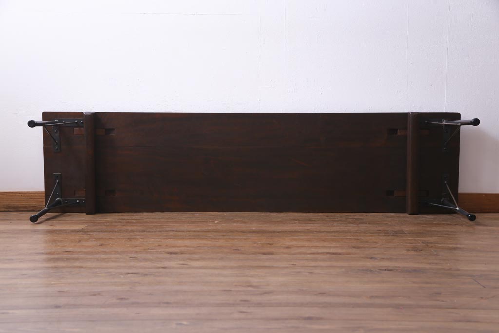 リメイク家具　明治期　朴の木　古い木の質感が味わい深い鉄脚テーブル(ローテーブル、飾り台)