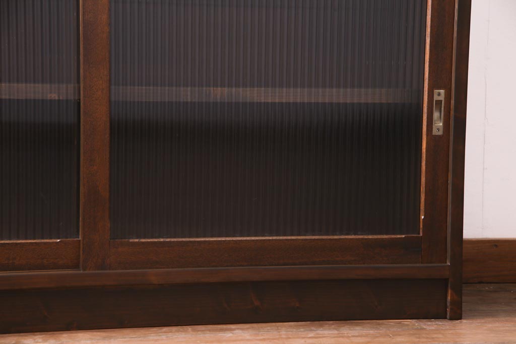 ラフジュ工房オリジナル　古建具リメイク　モールガラスがレトロな雰囲気醸し出す収納棚(食器棚、サイドボード)