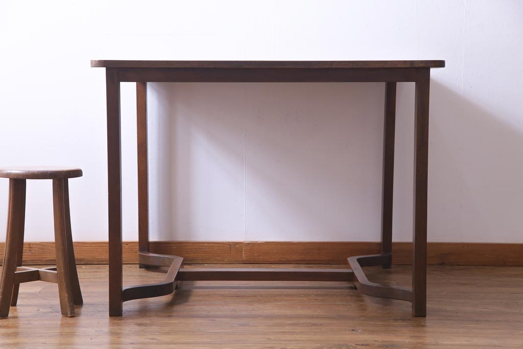 アンティーク家具　和製アンティーク　ナラ材　カントリースタイルに似合う珍しいデザインのダイニングテーブル(机)