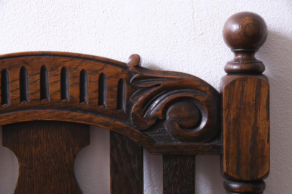 アンティーク家具　イギリスアンティーク　ジャコビアン様式　優雅な雰囲気のツイストチェア(椅子)