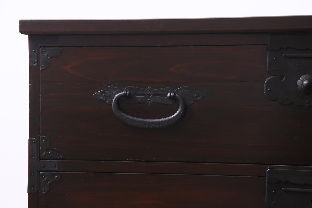 アンティーク家具　和製アンティーク　鉄脚付リメイク　古い趣きが魅力的な箪笥ローボード(リビングボード、和タンス)